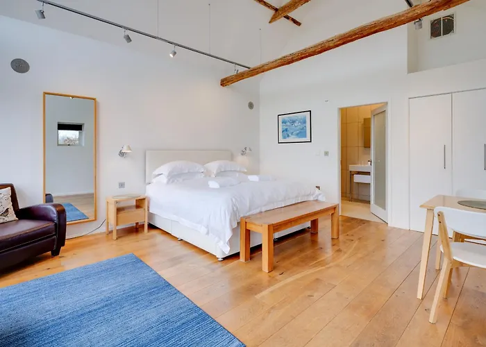 The Suites At Pannells Ash
